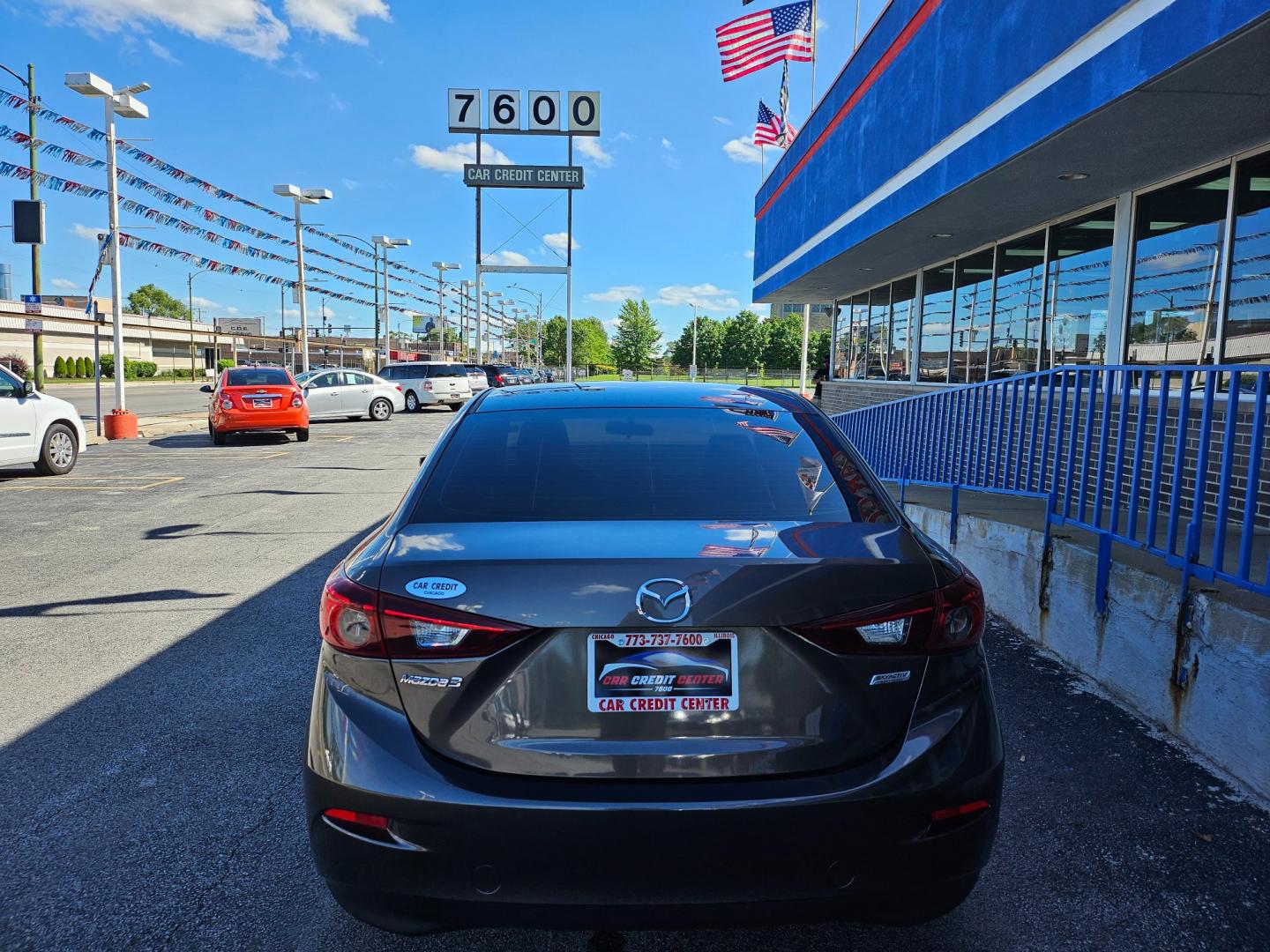 2014 GRAY Mazda MAZDA3 i Sport AT 4-Door (3MZBM1U71EM) with an 2.0L L4 DOHC 16V engine, 6-Speed Automatic transmission, located at 7600 S Western Ave., Chicago, IL, 60620, (773) 918-3980, 0.000000, 0.000000 - Photo#3